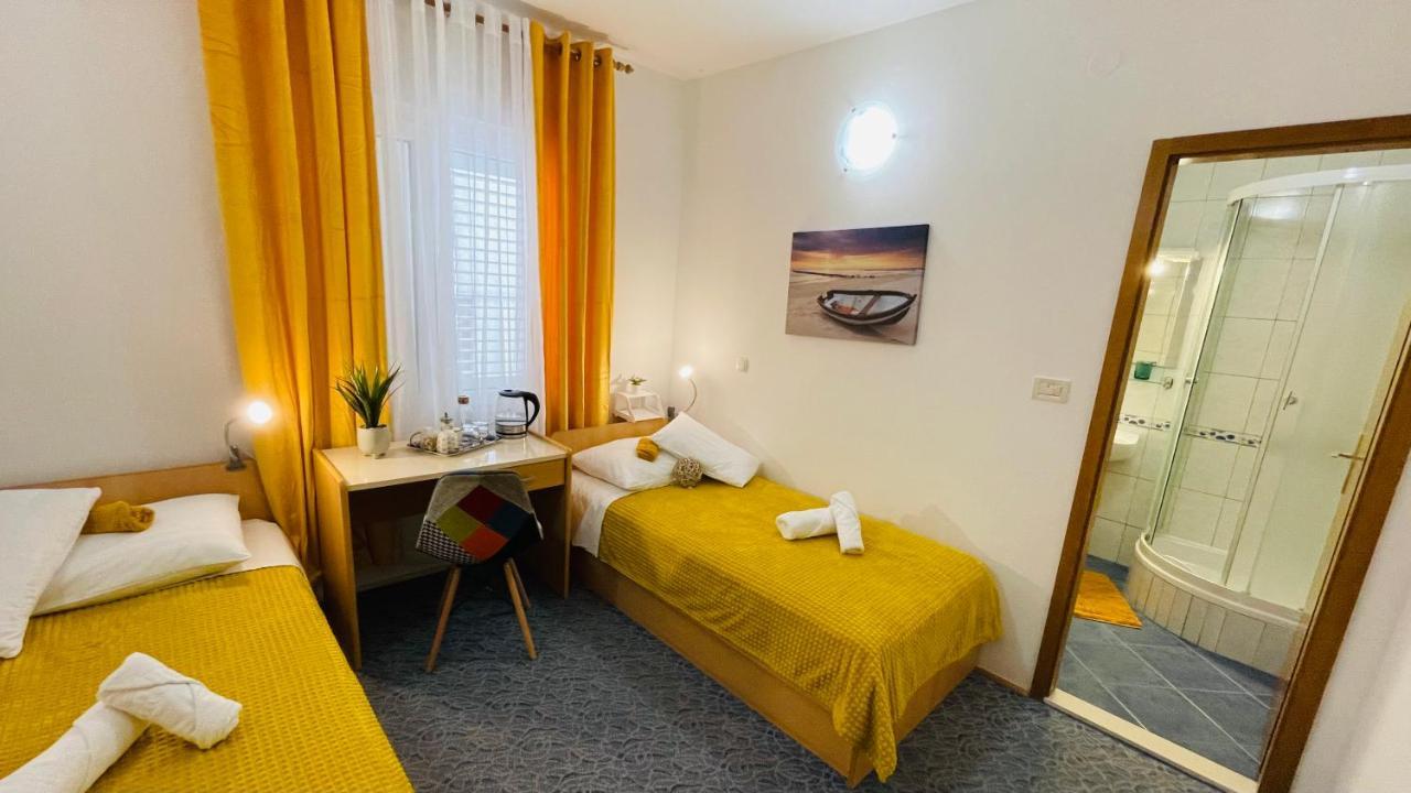 Apartmens And Rooms Madunic V Spalato Esterno foto
