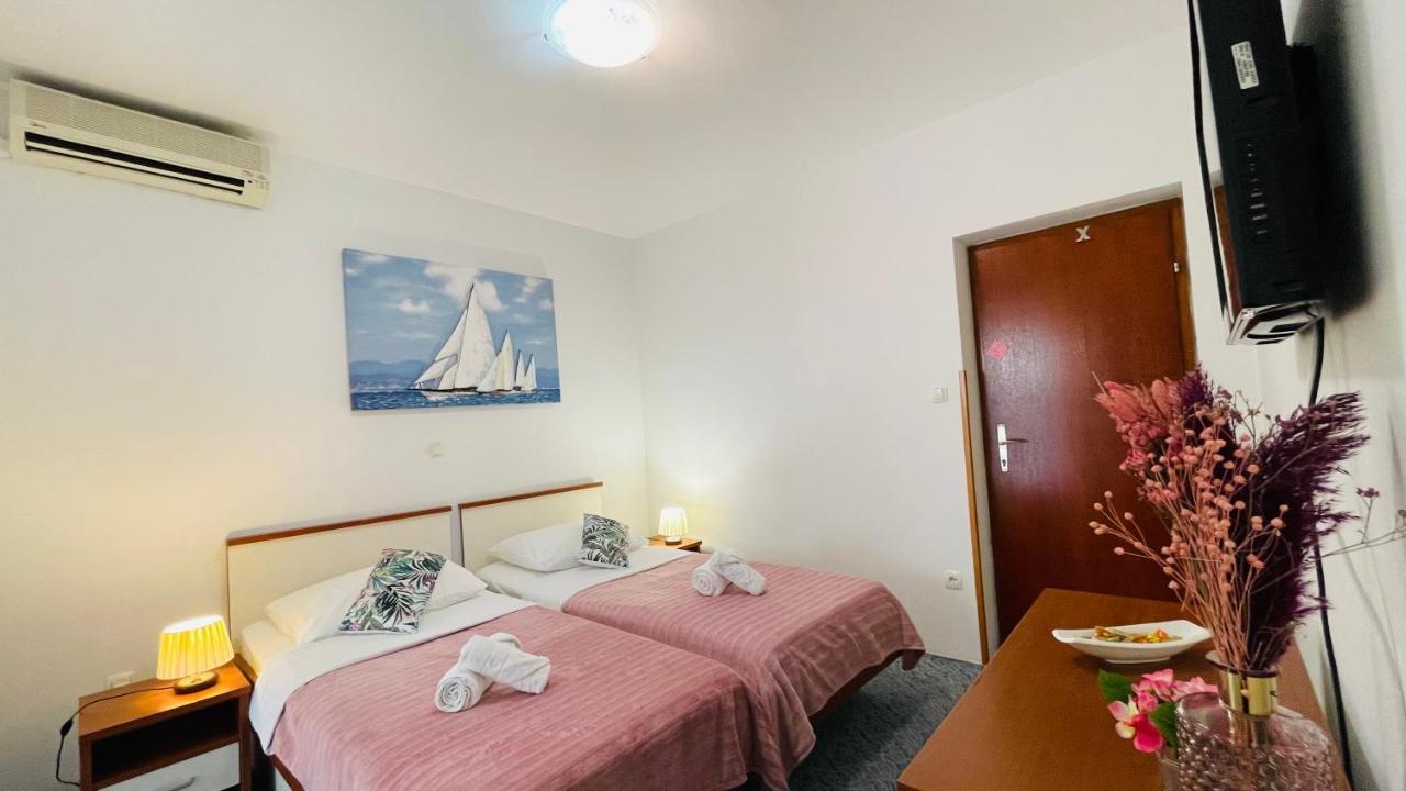 Apartmens And Rooms Madunic V Spalato Esterno foto